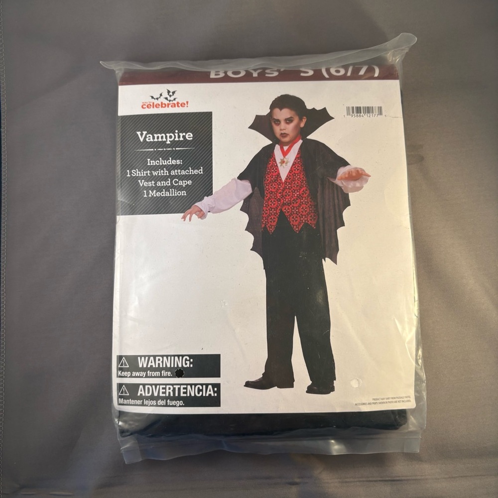Vampire Boys Costume Size Small 6/7 Shirt Vest Cape Medallion New In Package